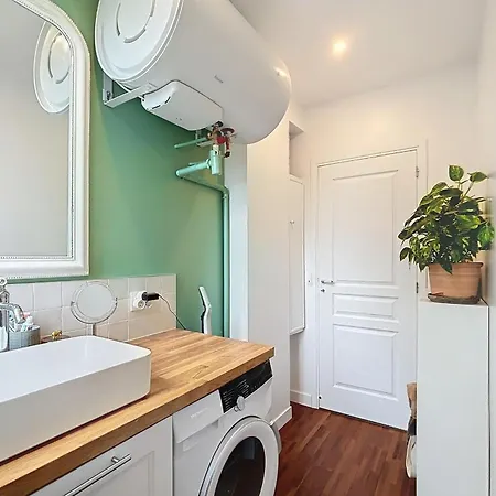 A Cosy Haven In Charm And Comfort Apartament